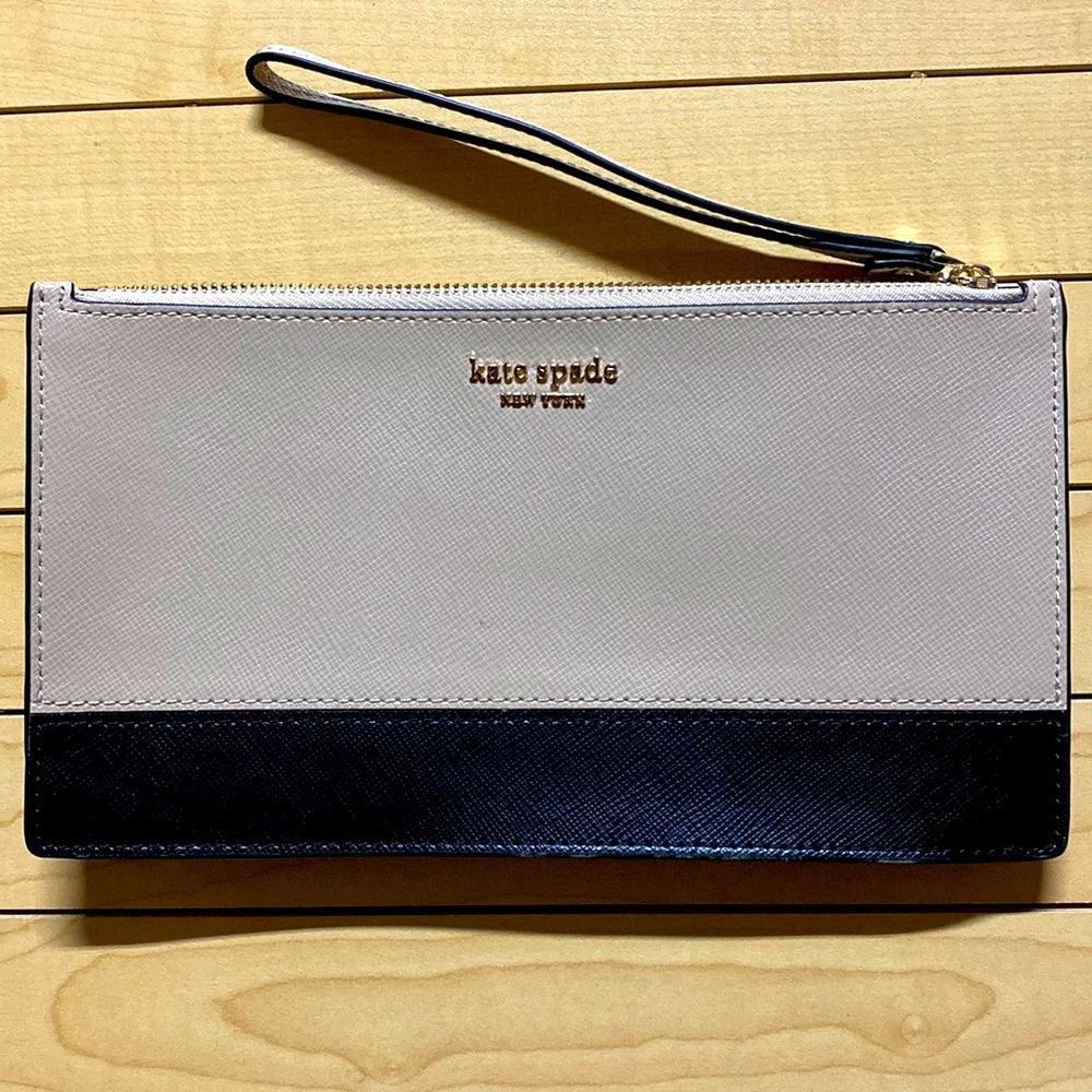 Kate Spade New York wristlet